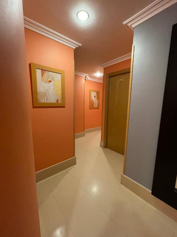 Hostal Santiago 2 บูร์โกส ภายนอก รูปภาพ