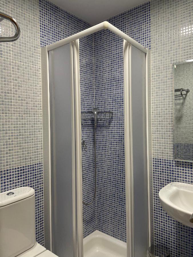 Hostal Santiago 2 บูร์โกส ภายนอก รูปภาพ