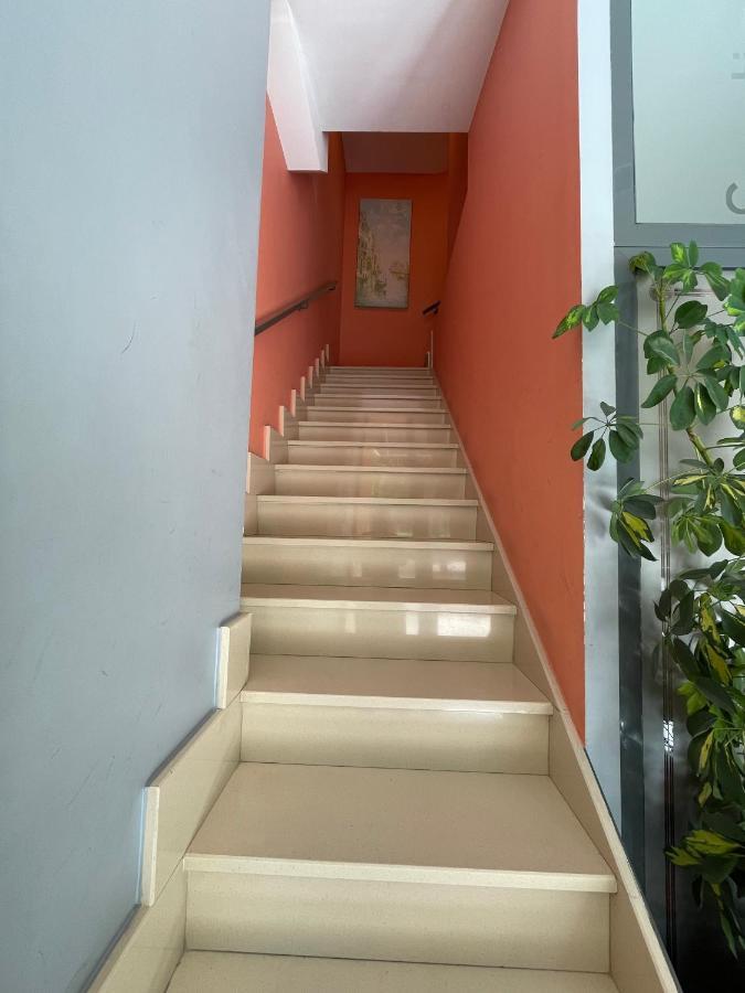 Hostal Santiago 2 บูร์โกส ภายนอก รูปภาพ