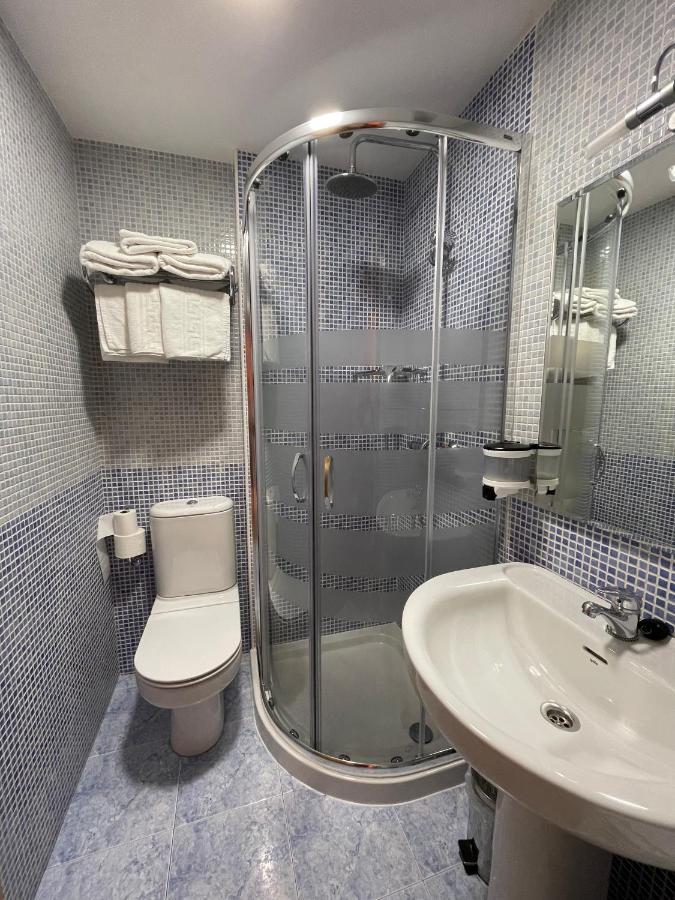 Hostal Santiago 2 บูร์โกส ภายนอก รูปภาพ
