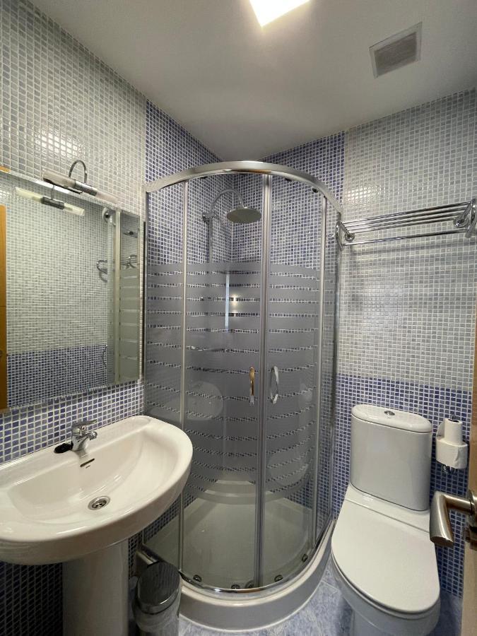 Hostal Santiago 2 บูร์โกส ภายนอก รูปภาพ
