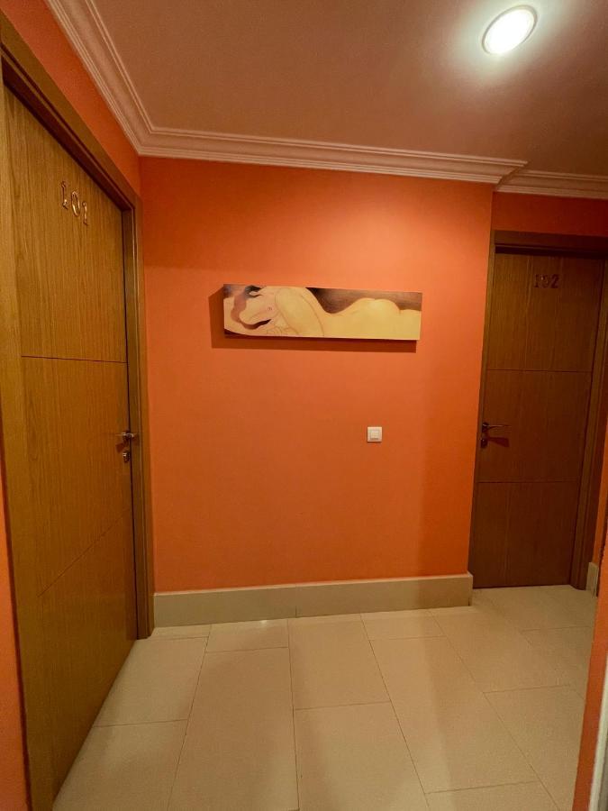 Hostal Santiago 2 บูร์โกส ภายนอก รูปภาพ