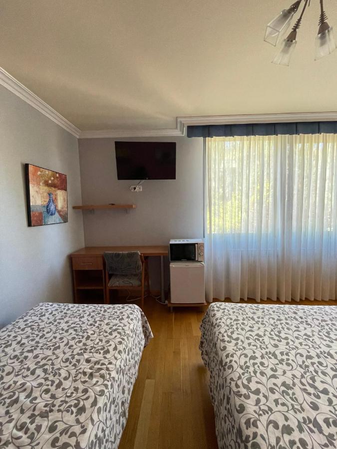 Hostal Santiago 2 บูร์โกส ภายนอก รูปภาพ